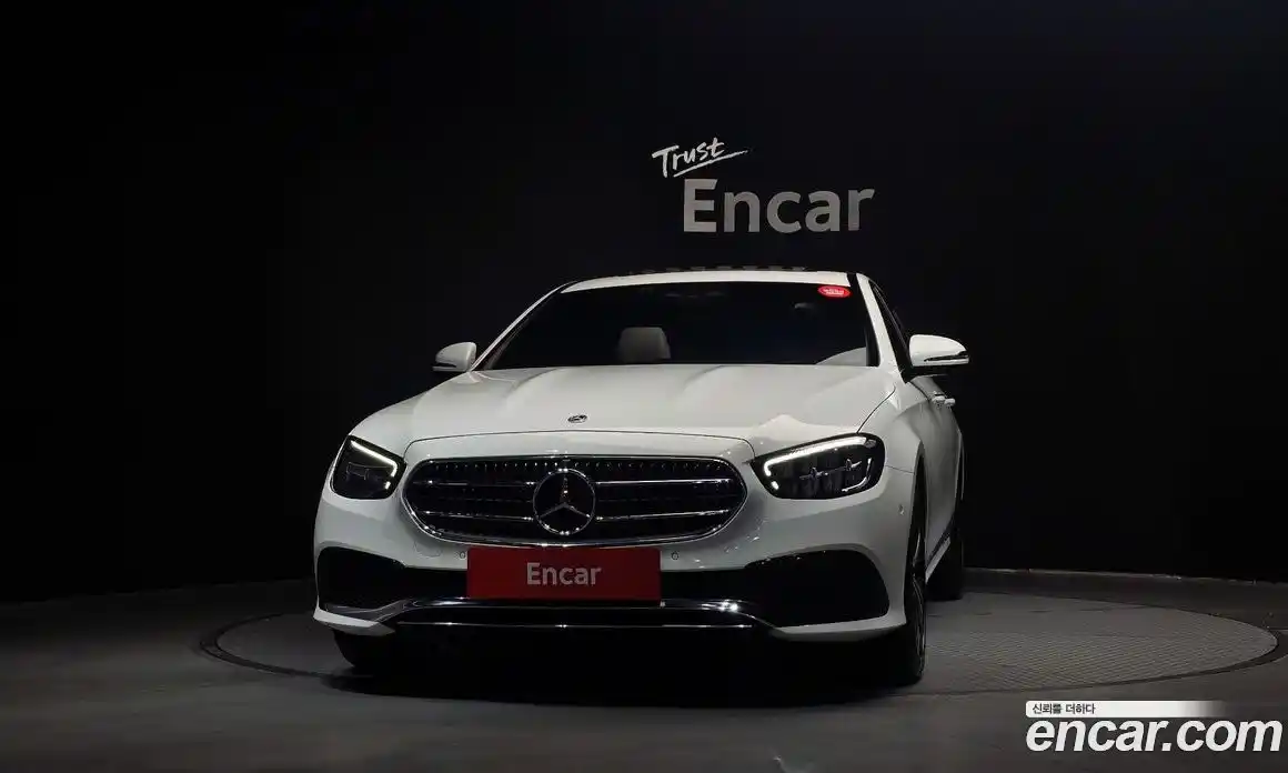 Mercedes-Benz E-Class 2022 2.0 гидро в Москве, фото 3