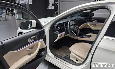 Mercedes-Benz E-Class 2022 2.0 гидро в Москве, миниатюра 10