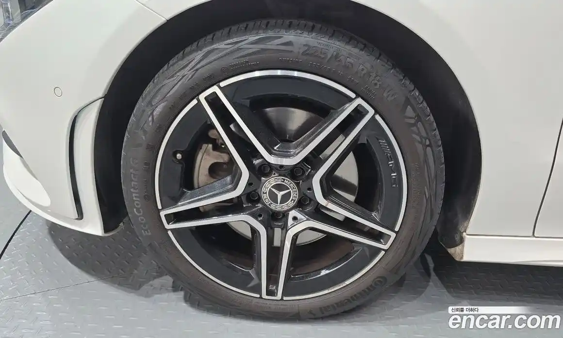 Mercedes-Benz CLA-Class 2021 2.0 Автомат в Москве № 1193816, фото 5