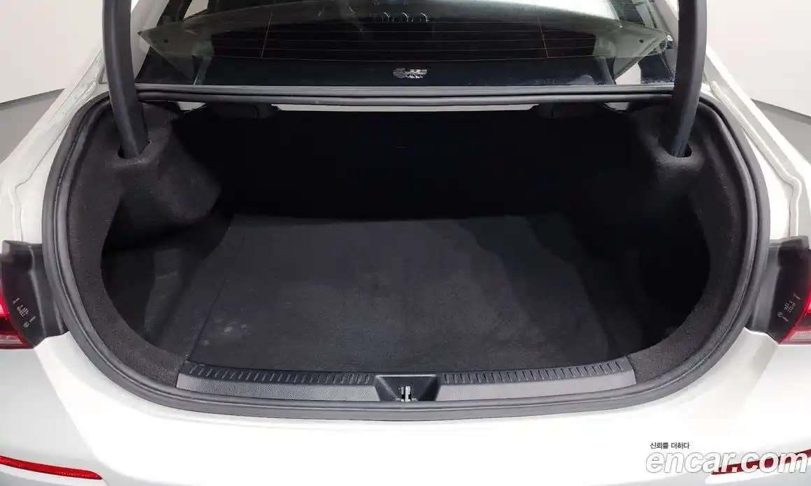 Mercedes-Benz A-Class 2021 2.0 Автомат в Москве № 1193929, фото 20