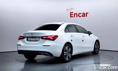 Mercedes-Benz A-Class 2021 2.0 Автомат в Москве № 1193929, миниатюра 2