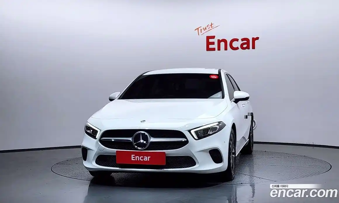 Mercedes-Benz A-Class 2021 2.0 Автомат в Москве № 1193929, фото 3