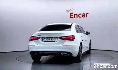 Mercedes-Benz A-Class 2021 2.0 Автомат в Москве № 1193929, миниатюра 4