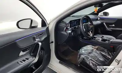 Mercedes-Benz A-Class 2021 2.0 Автомат в Москве № 1193929, миниатюра 10