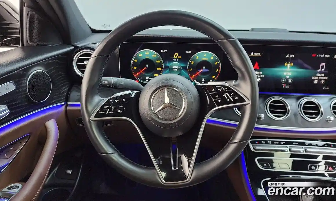 Mercedes-Benz E-Class 2023 2.0 гидро в Москве, фото 13