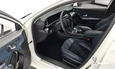 Mercedes-Benz A-Class 2019 2.0 Автомат в Москве № 1194176, миниатюра 11