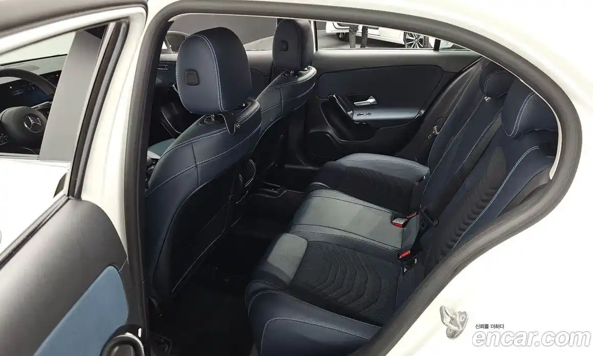 Mercedes-Benz A-Class 2019 2.0 Автомат в Москве № 1194176, фото 12