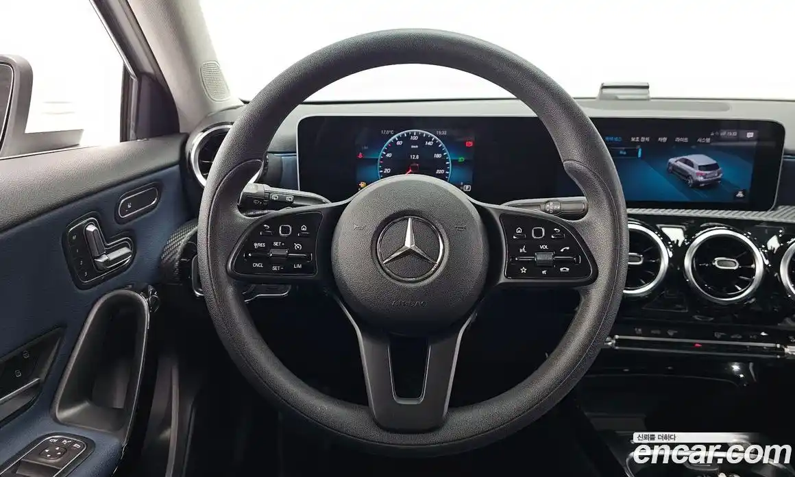 Mercedes-Benz A-Class 2019 2.0 Автомат в Москве № 1194176, фото 13