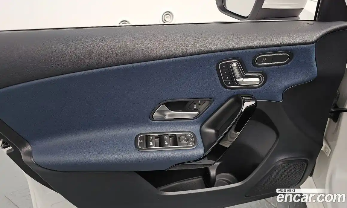 Mercedes-Benz A-Class 2019 2.0 Автомат в Москве № 1194176, фото 17