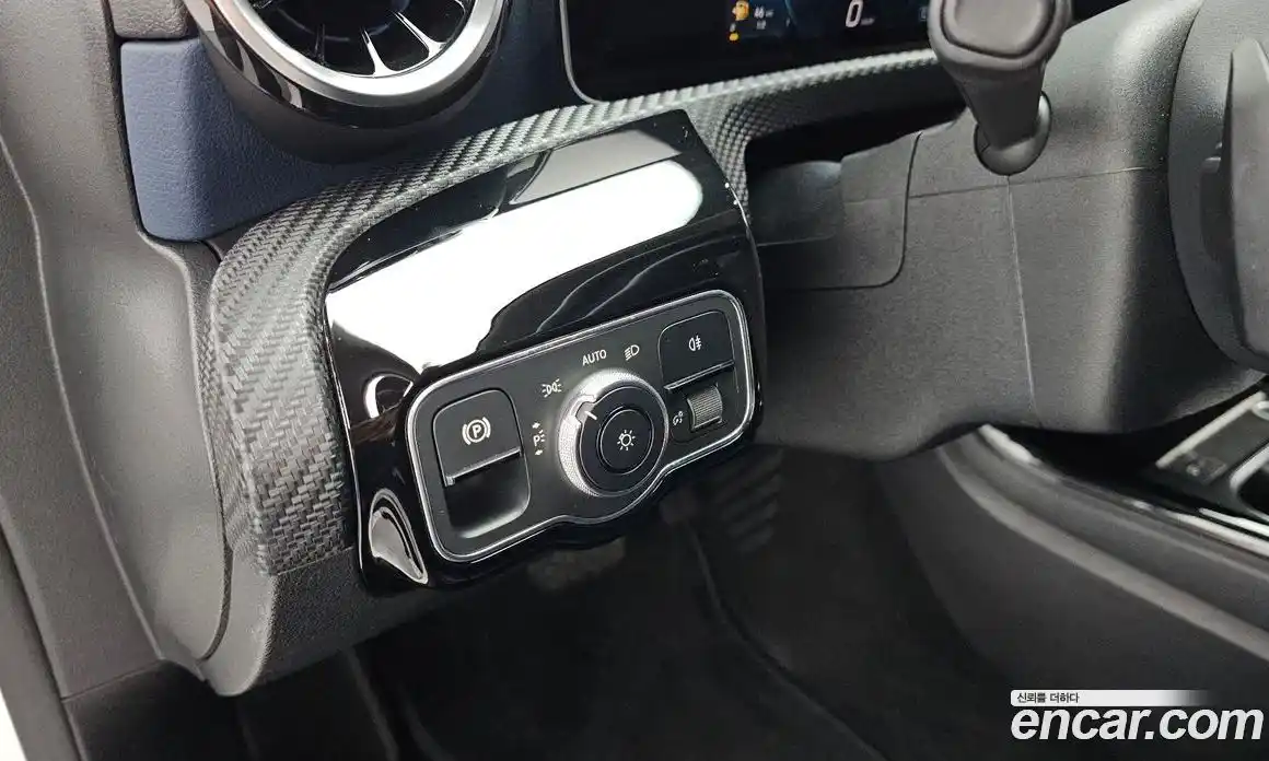 Mercedes-Benz A-Class 2019 2.0 Автомат в Москве № 1194176, фото 18