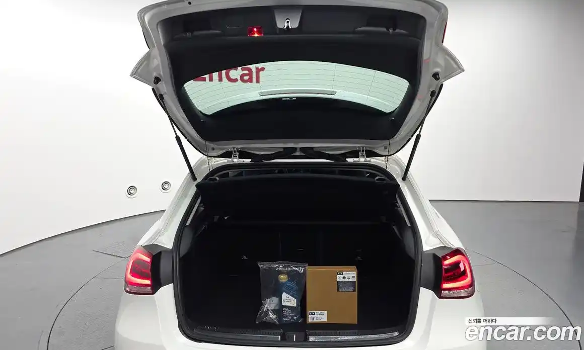 Mercedes-Benz A-Class 2019 2.0 Автомат в Москве № 1194176, фото 20