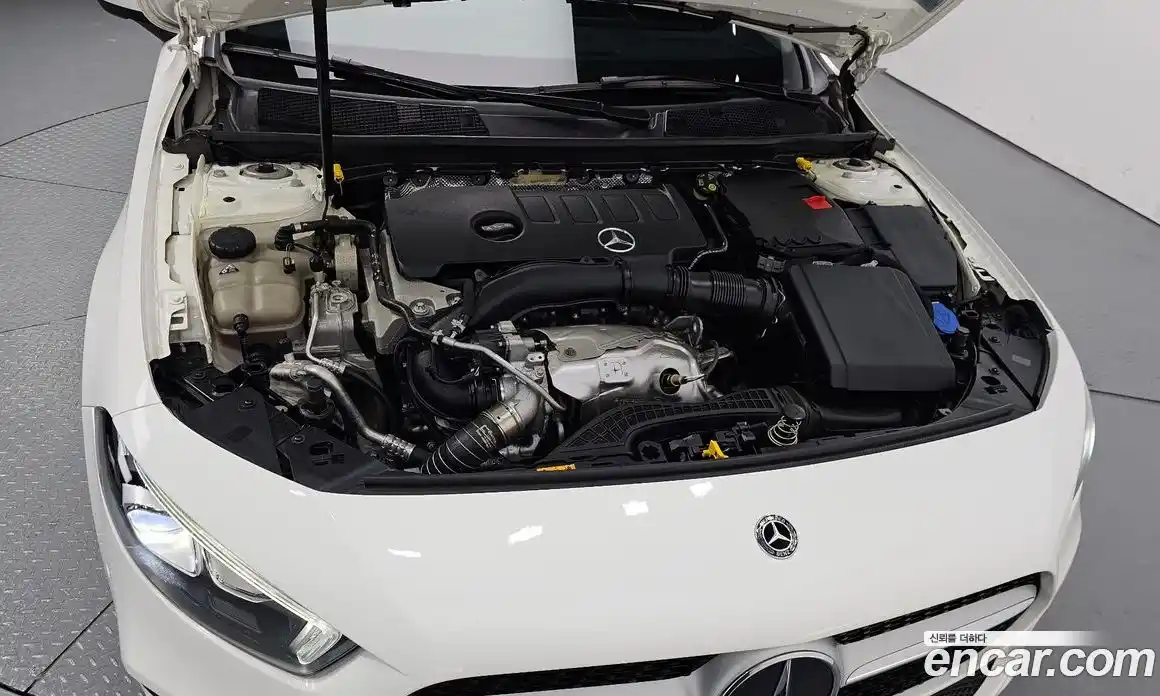 Mercedes-Benz A-Class 2019 2.0 Автомат в Москве № 1194176, фото 6