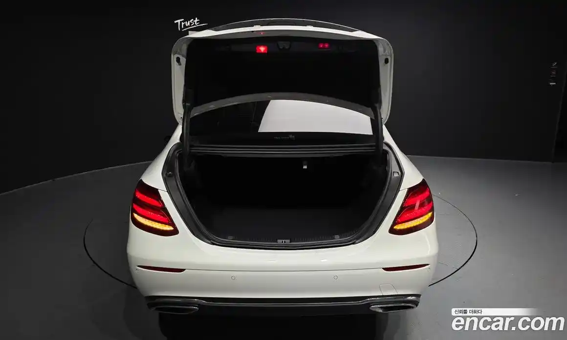 Mercedes-Benz E-Class 2018 1.9 гидро в Москве, фото 20