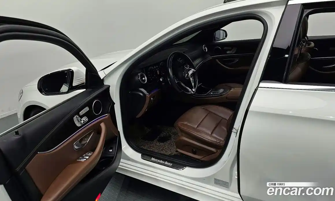 Mercedes-Benz E-Class 2022 2.0 гидро в Москве, фото 11