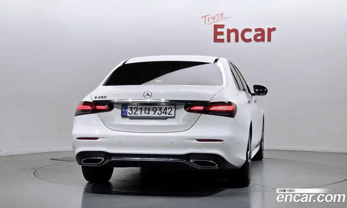 Mercedes-Benz E-Class 2022 2.0 гидро в Москве, фото 4