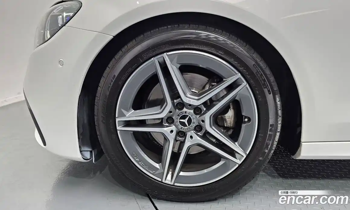 Mercedes-Benz E-Class 2022 2.0 гидро в Москве, фото 5