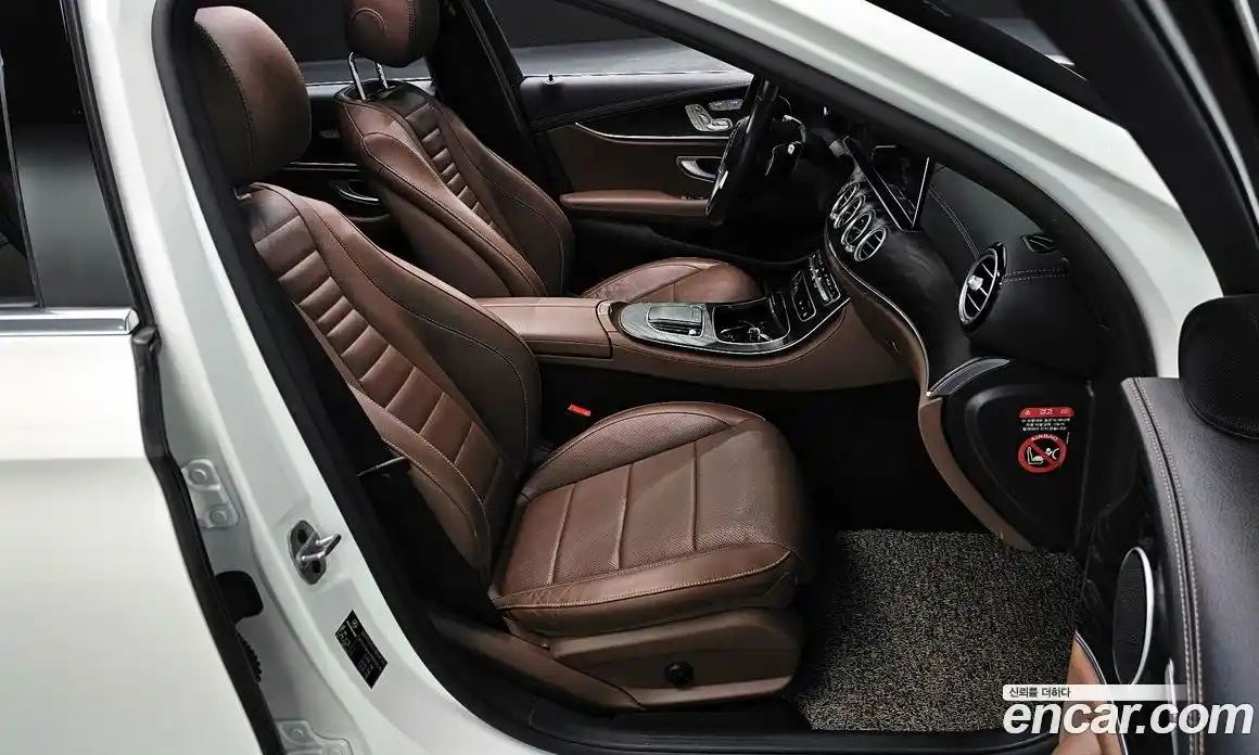 Mercedes-Benz E-Class 2022 2.0 гидро в Москве, фото 10