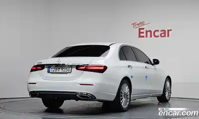 Mercedes-Benz E-Class 2021 2.0 гидро в Москве, миниатюра 2