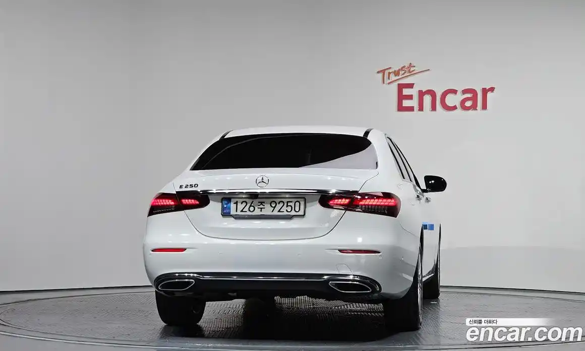 Mercedes-Benz E-Class 2021 2.0 гидро в Москве, фото 4