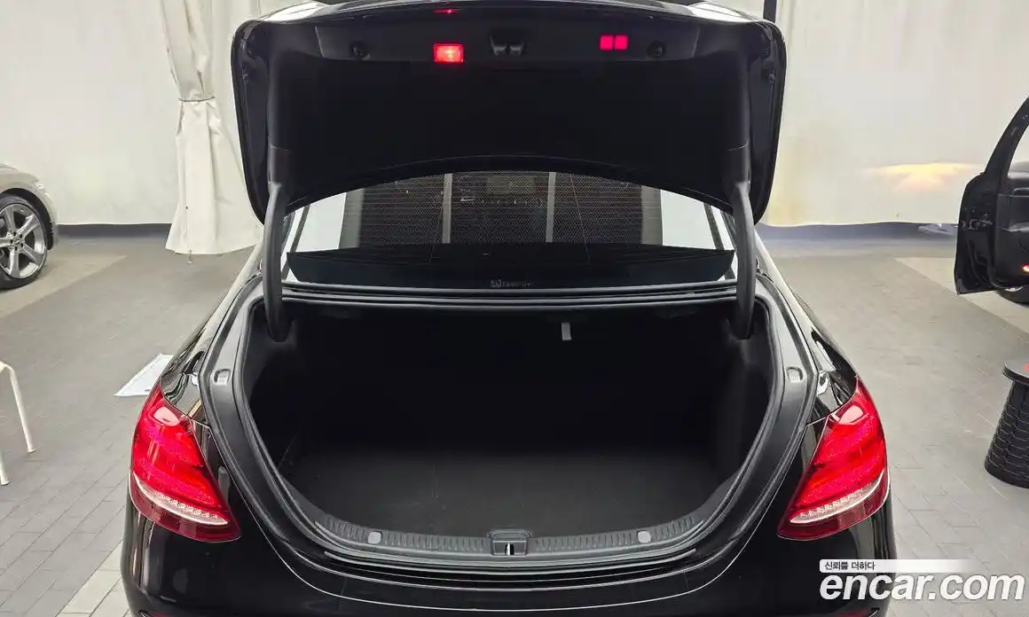 Mercedes-Benz E-Class 2019 2.0 гидро в Москве, фото 20