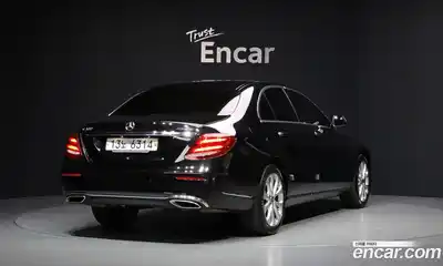 Mercedes-Benz E-Class 2019 2.0 гидро в Москве, миниатюра 2