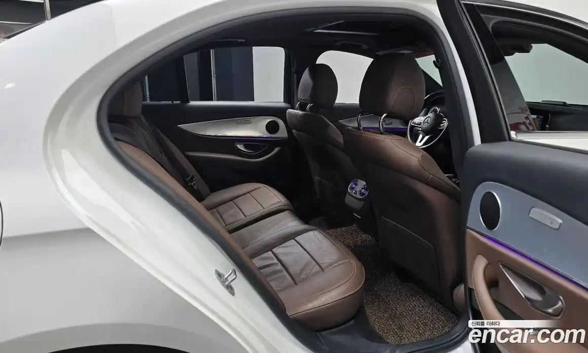 Mercedes-Benz E-Class 2019 2.0 гидро в Москве, фото 11