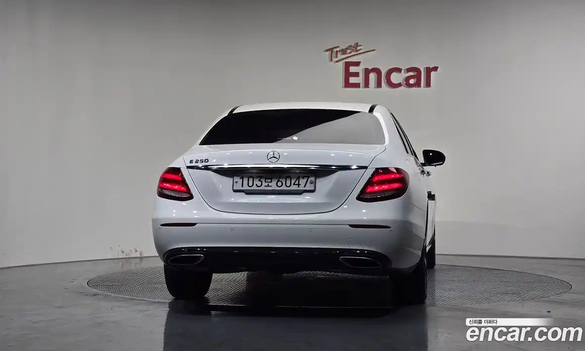 Mercedes-Benz E-Class 2019 2.0 гидро в Москве, фото 3