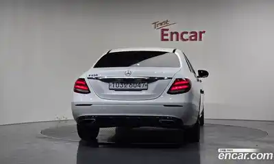 Mercedes-Benz E-Class 2019 2.0 гидро в Москве, миниатюра 3