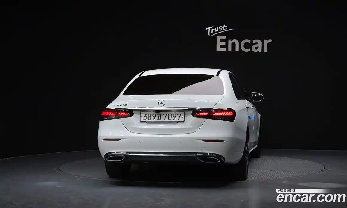 Mercedes-Benz E-Class 2020 2.0 Автомат в Москве № 1194785, фото 4