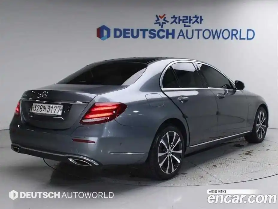 Mercedes-Benz E-Class 2019 2.0 Автомат в Москве № 1194841, фото 3