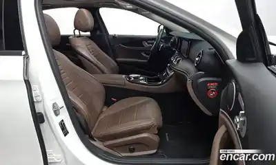 Mercedes-Benz E-Class 2018 2.0 Автомат в Москве № 1194847, миниатюра 11