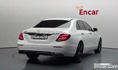 Mercedes-Benz E-Class 2018 2.0 Автомат в Москве № 1194847, миниатюра 2
