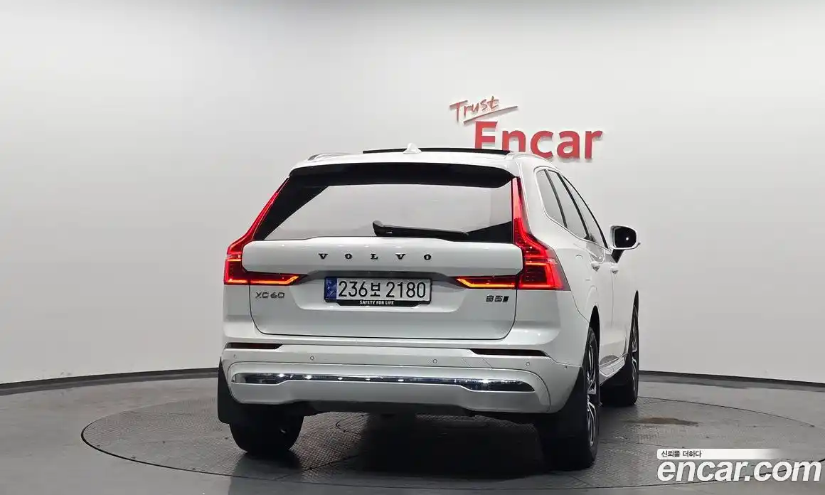 Volvo XC60 2023 2.0 гидро в Москве № 1195777, фото 4