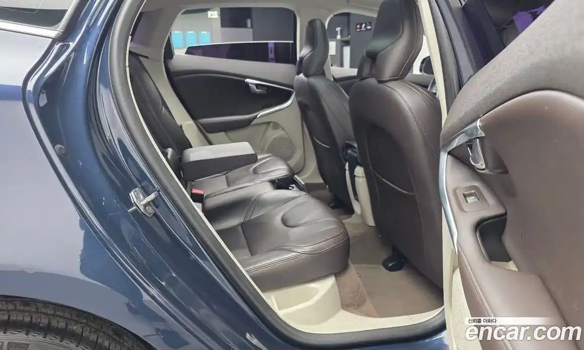 Volvo V40 2015 1.6 гидро в Москве № 1195874, фото 12