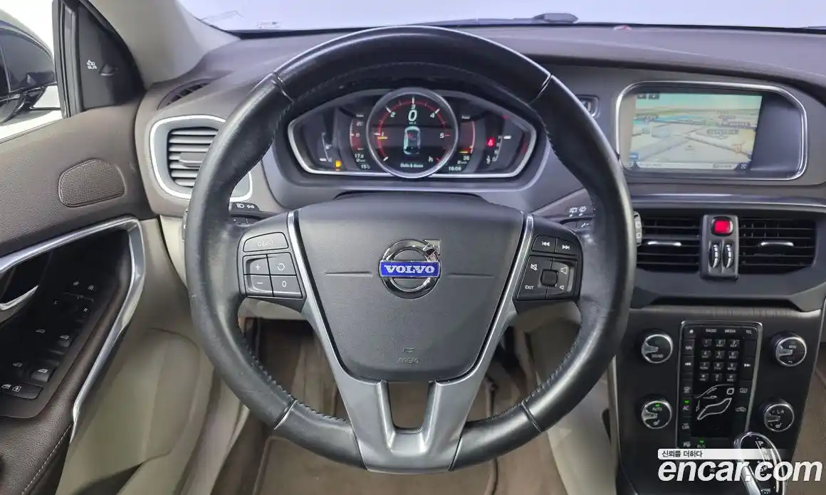 Volvo V40 2015 1.6 гидро в Москве № 1195874, фото 13