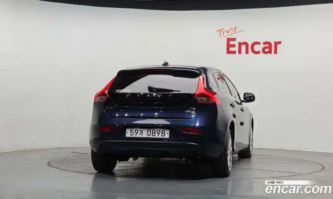 Volvo V40 2015 1.6 гидро в Москве № 1195874, фото 4