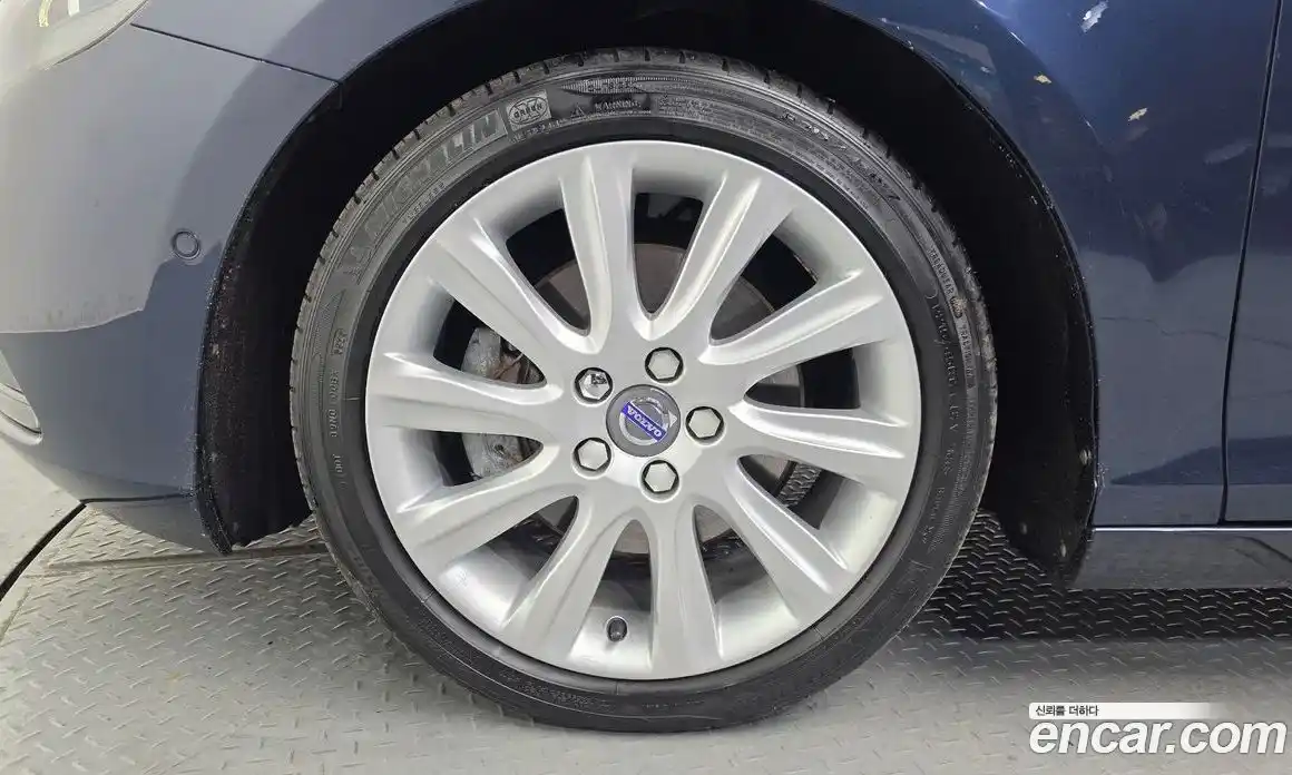 Volvo V40 2015 1.6 гидро в Москве № 1195874, фото 5