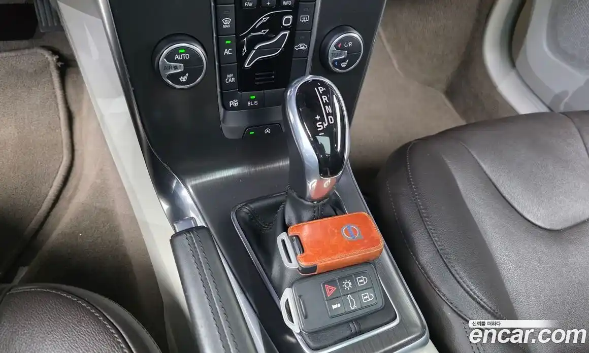 Volvo V40 2015 1.6 гидро в Москве № 1195874, фото 9