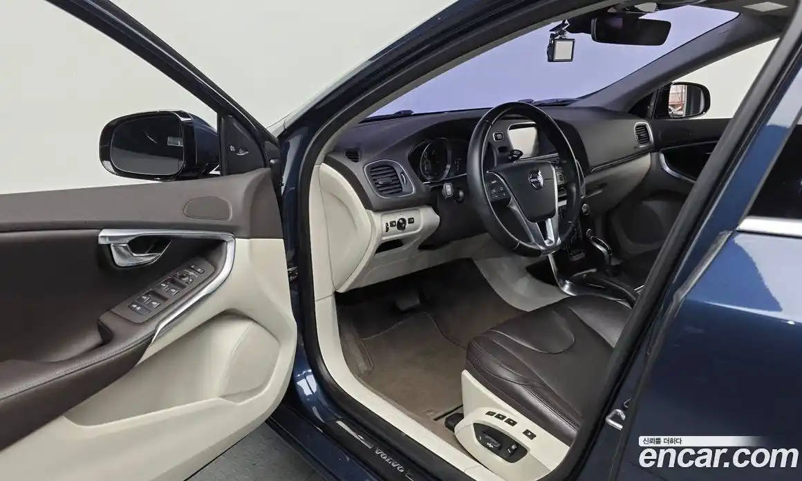Volvo V40 2015 1.6 гидро в Москве № 1195874, фото 10