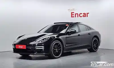 Porsche Panamera, 2022
