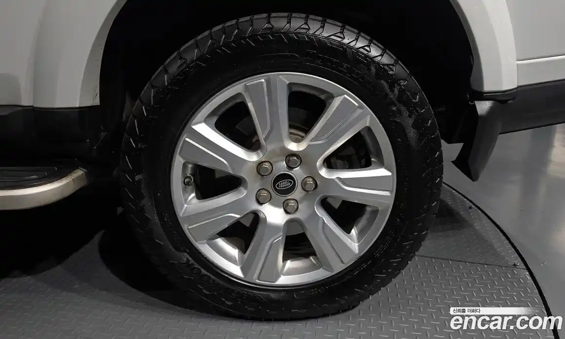 Land Rover Discovery 2015 3.0 гидро в Москве № 1196801, фото 5