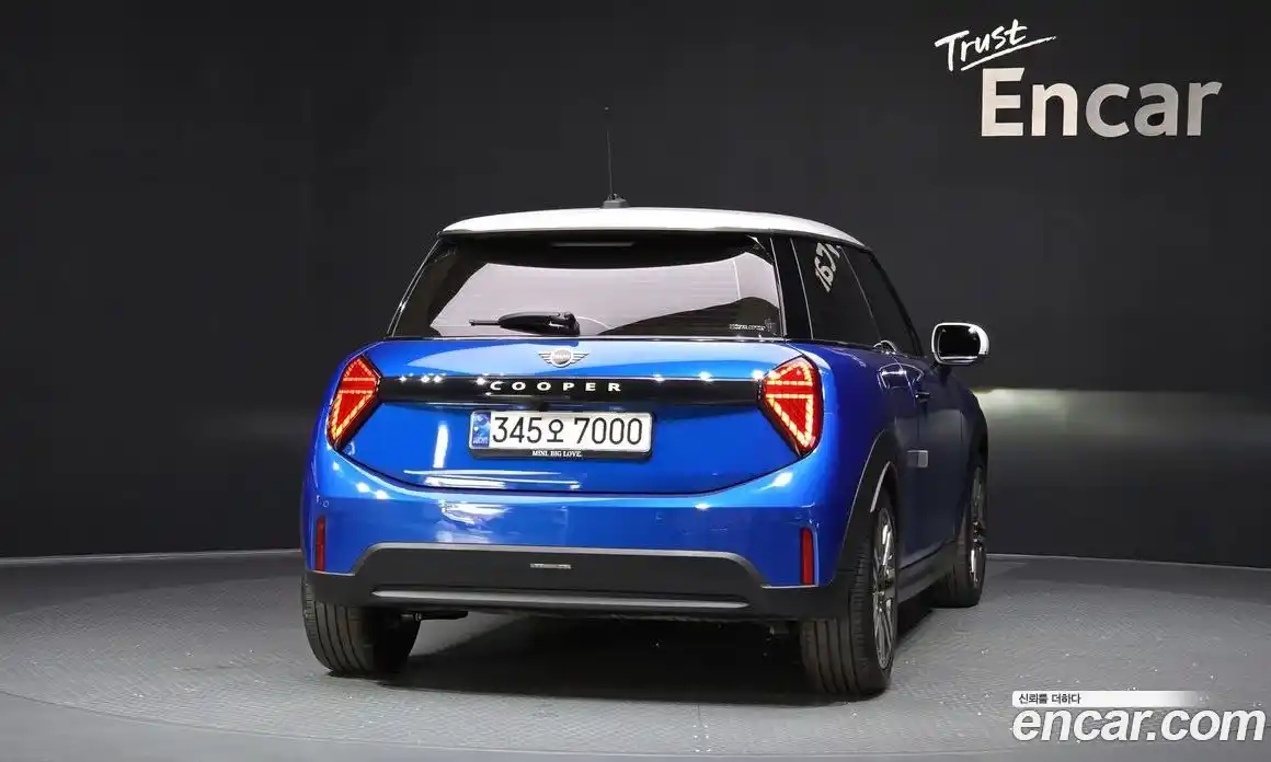 Mini Cooper 2024 2.0 гидро в Москве № 1196947, фото 4