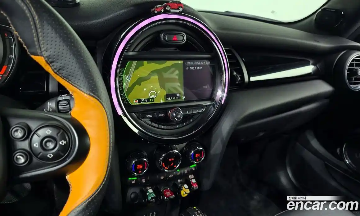 Mini Cooper Convertible 2018 1.5 гидро в Москве № 1197116, фото 15