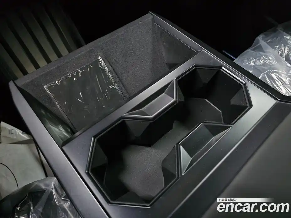 Tesla Cybertruck 2025 0.2 гидро в Москве № 1197586, фото 14