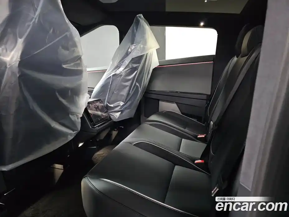 Tesla Cybertruck 2025 0.2 гидро в Москве № 1197586, фото 17