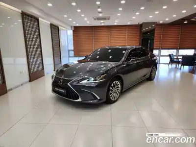 Lexus ES, 2024