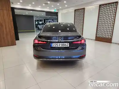 Lexus ES 2024 2.5 вариатор в Москве № 1197773, миниатюра 4