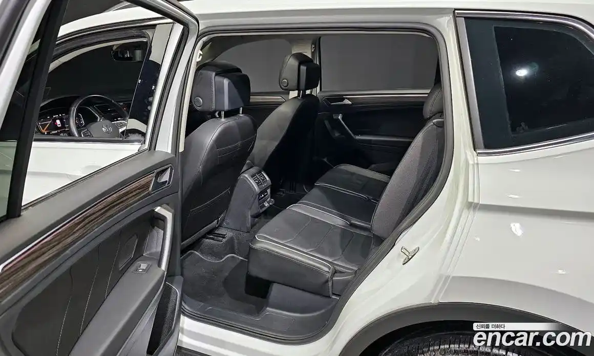 Volkswagen Tiguan 2023 2.0 гидро в Москве № 1197850, фото 11