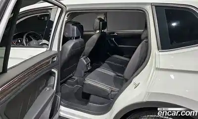 Volkswagen Tiguan 2023 2.0 гидро в Москве № 1197850, миниатюра 11