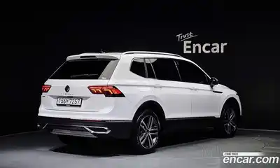 Volkswagen Tiguan 2023 2.0 гидро в Москве № 1197850, миниатюра 2